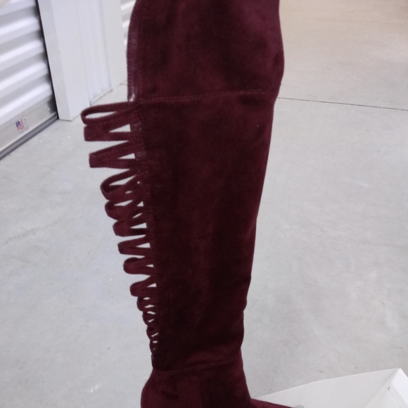 Women's Aldo's knee boots. 4.5 inch heel. - Picture 2 of 4